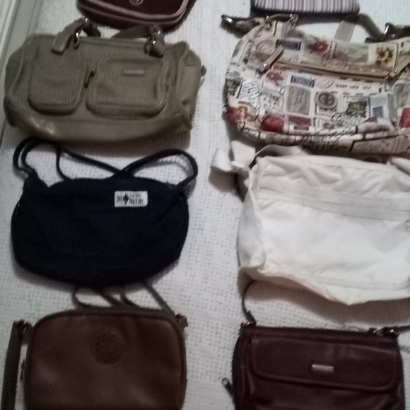 Variety of lovely purses $ 10.00 each - Picture 2 of 12